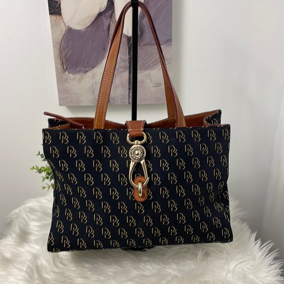 Dooney & Bourke Handbags - Dooney & Bourke Tote